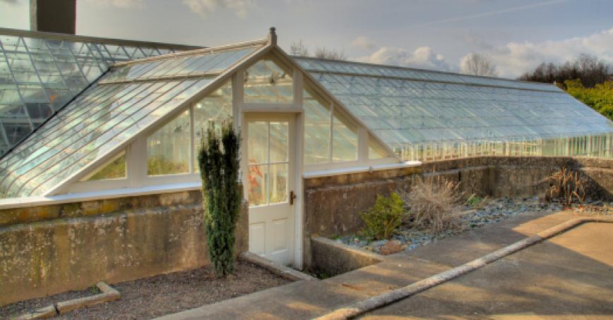Royal-Roads-University-greenhouse