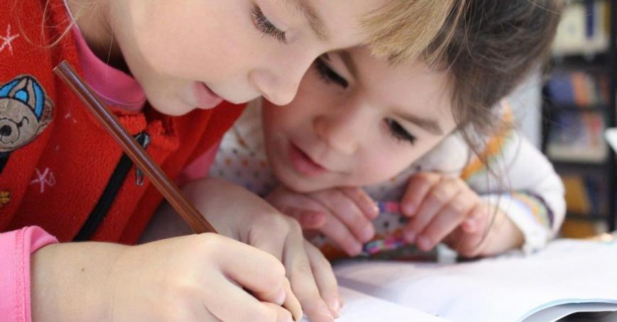 children writing