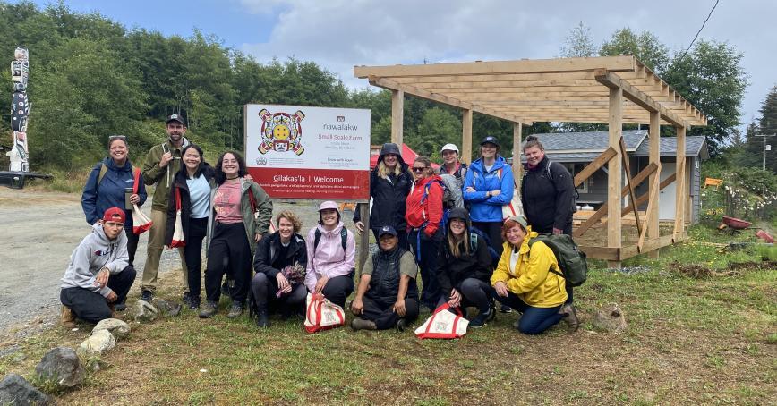 MAEEC students at the Nawalakw Food Garden in Alert Bay