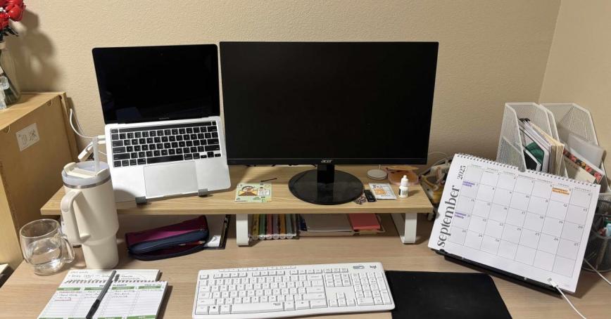 bessies desk