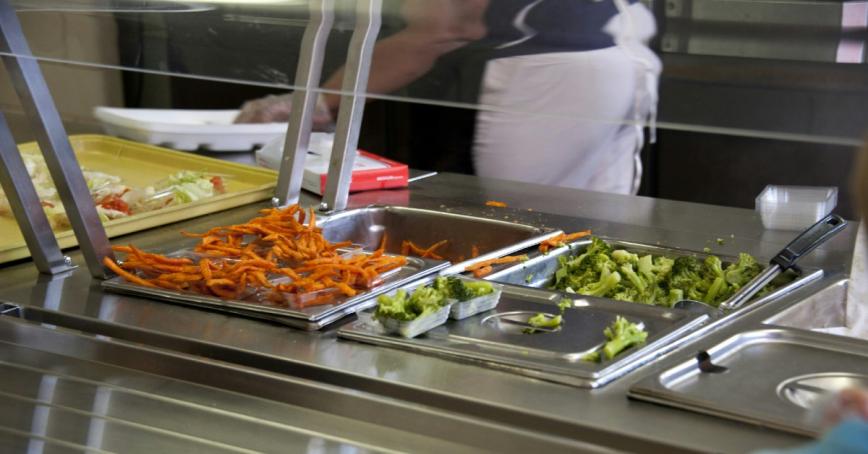 Cafeteria food service line