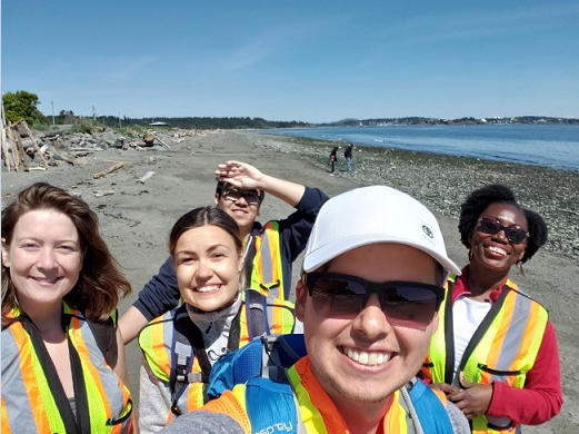 group-of-students-at-beach-taking-samples-at-low-tide-coburg-peninsula