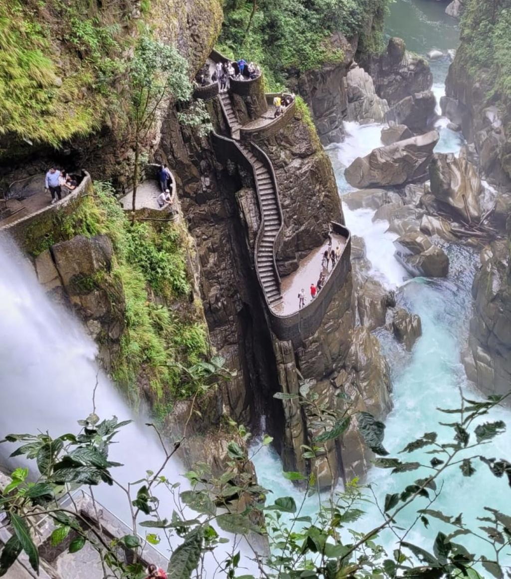 Pailon del Diablo in Ecuador