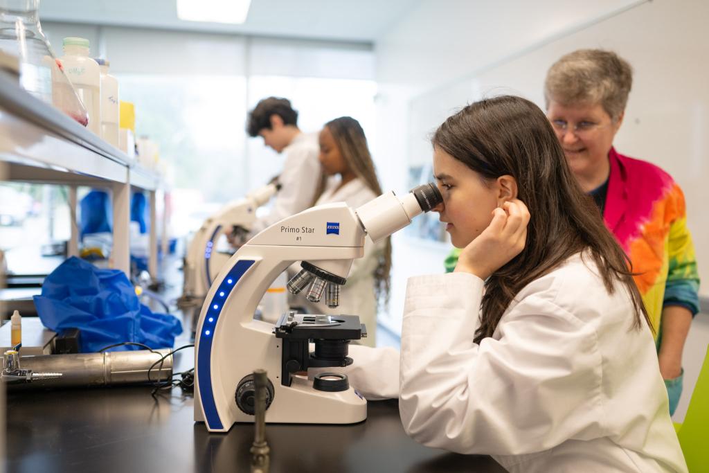 Students in science lab