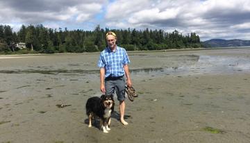 Ed-Begg-on-beach-with-dog