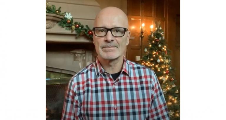 President-Steenkamp-with-Christmas-tree-and-fireplace