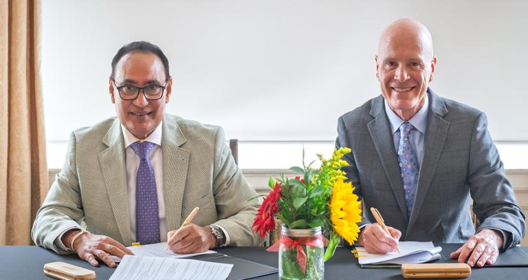 Srilankan Institute signing