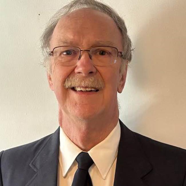 Portrait of Mike Dominy 