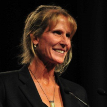 walinga_speaking_2_hall_of_fame_002_0_1200x1200
